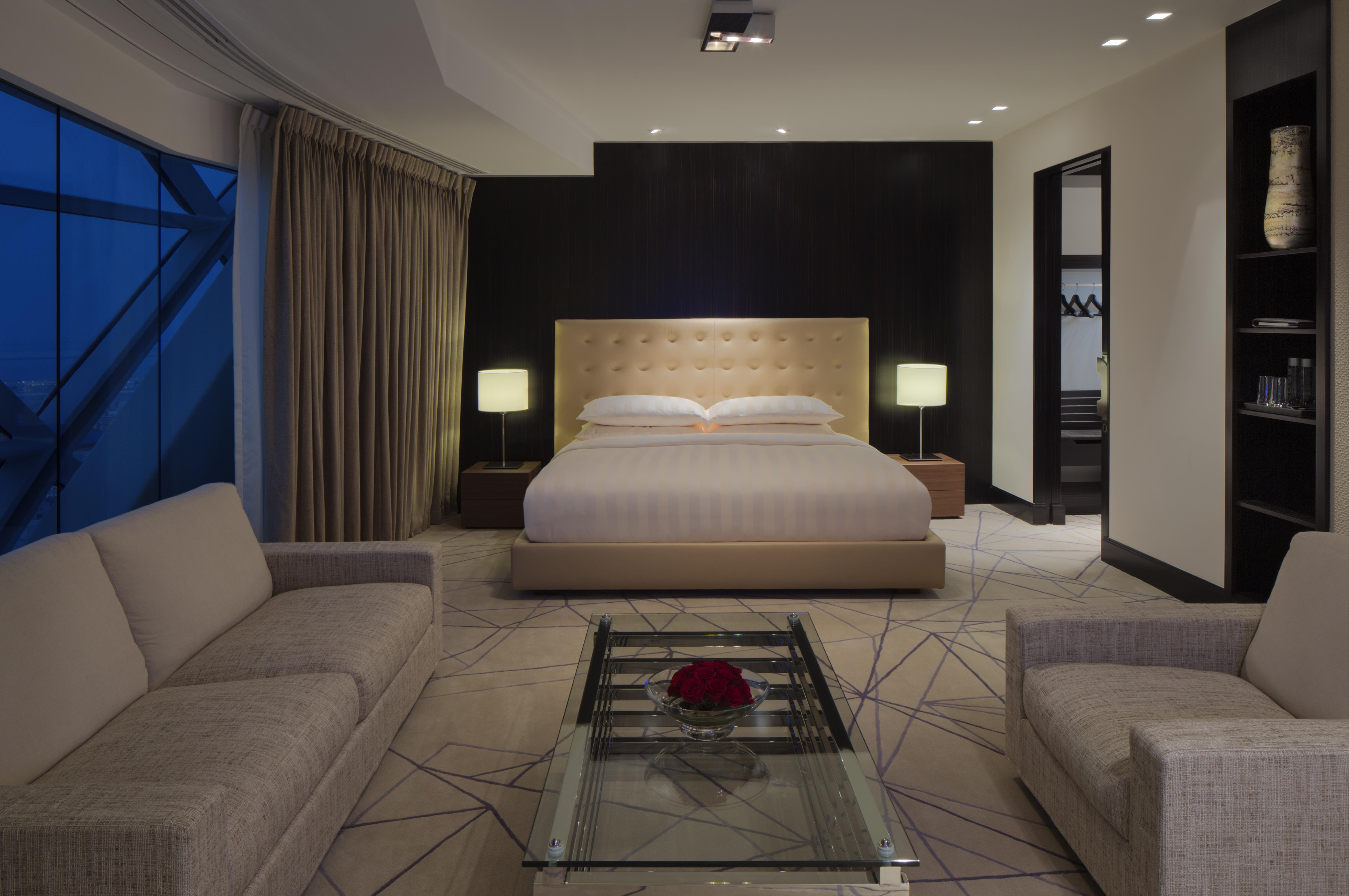 Andaz Capital Gate Abu Dhabi, By Hyatt Hotel 5*
