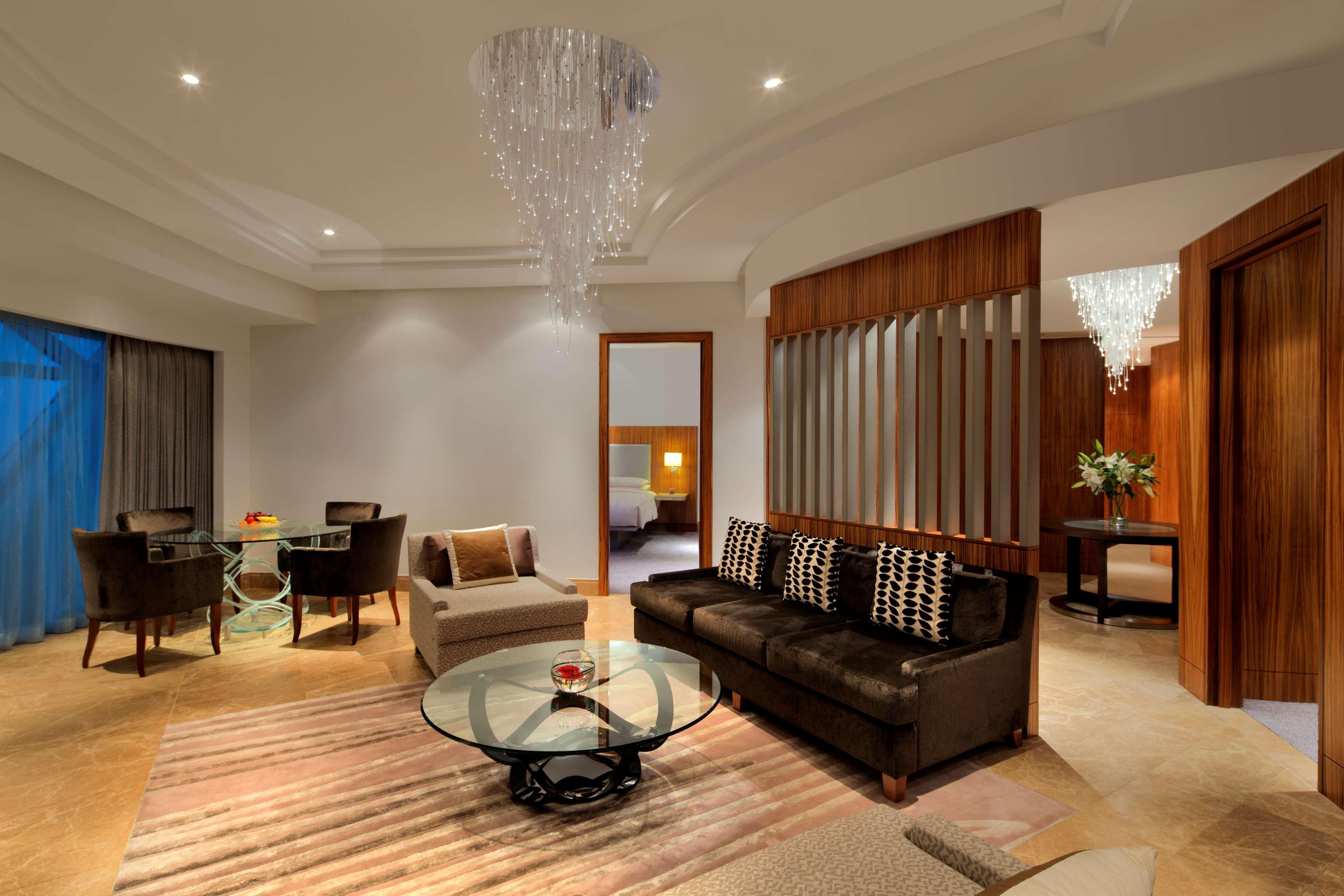 Andaz Capital Gate Abu Dhabi, By Hyatt Hotel Abou Dabi