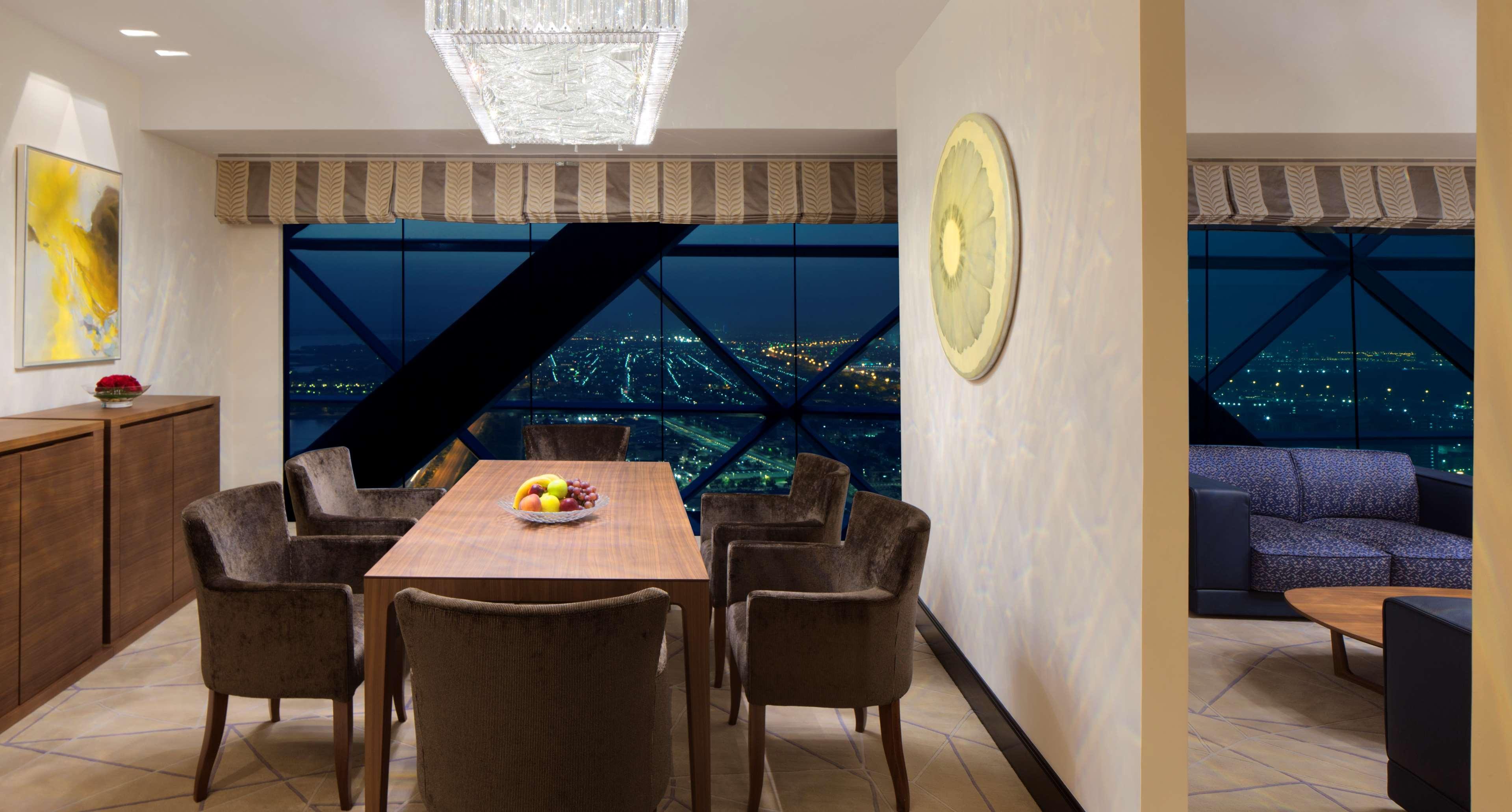 Hotel Andaz Capital Gate Abu Dhabi, By Hyatt Abu Dhabi